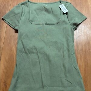 Old Navy Women's Olive Short Sleeve Tee